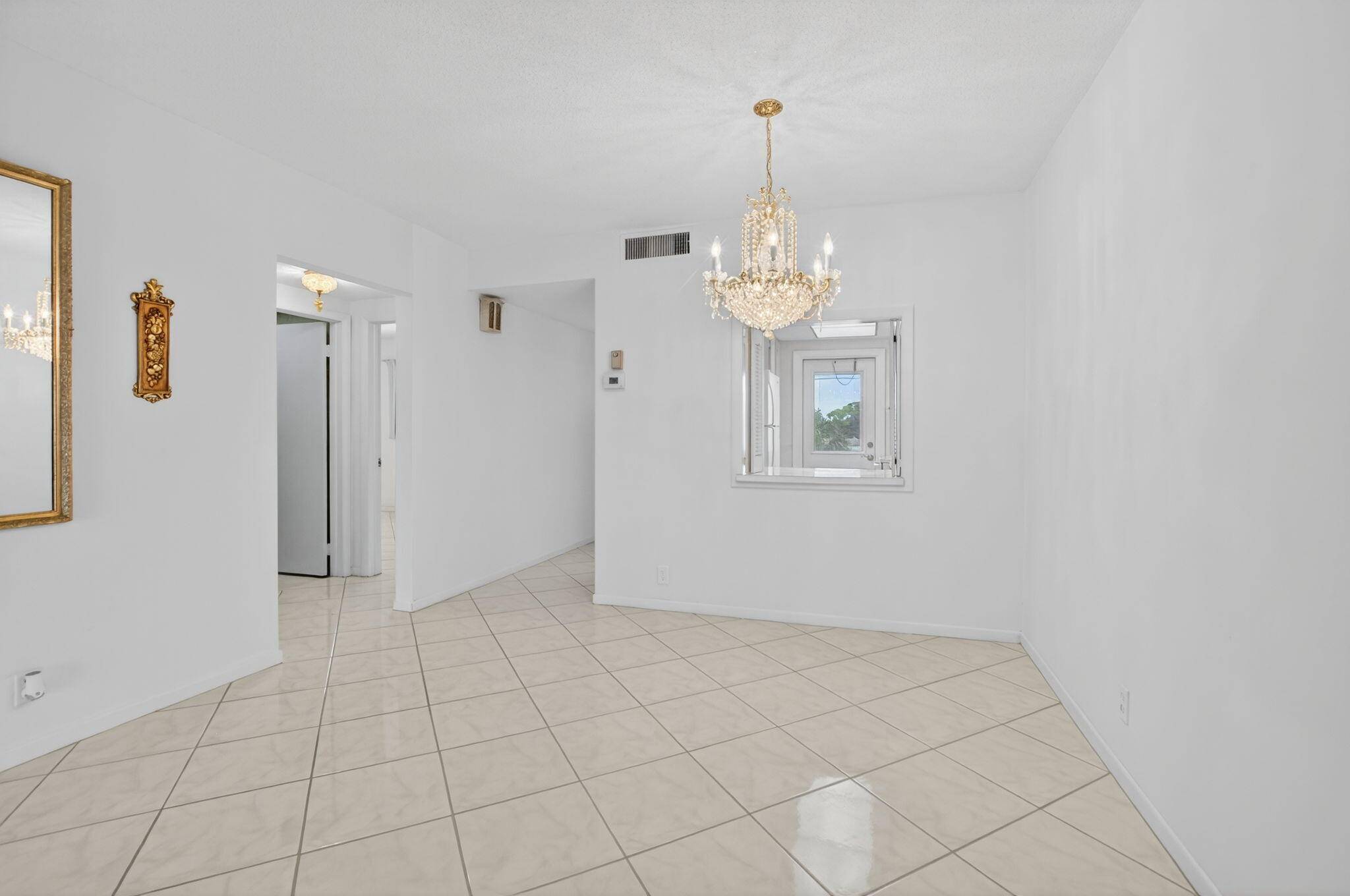 Boca Raton, FL 33431,300 NE 20th ST 8060