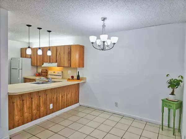 Palm Beach Gardens, FL 33410,3402 Gardens East DR 14a