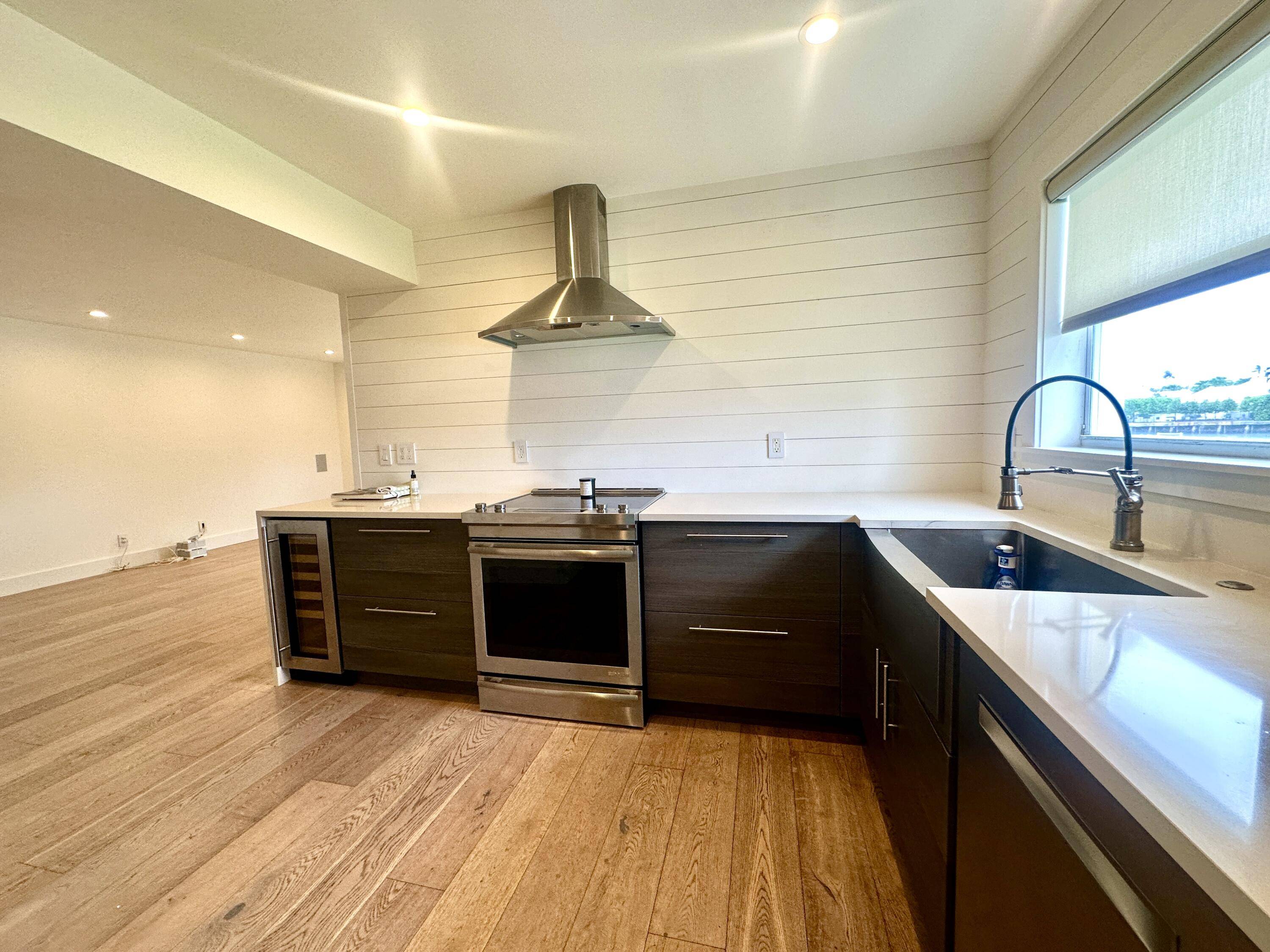 Boynton Beach, FL 33435,3 Colonial Club DR 104