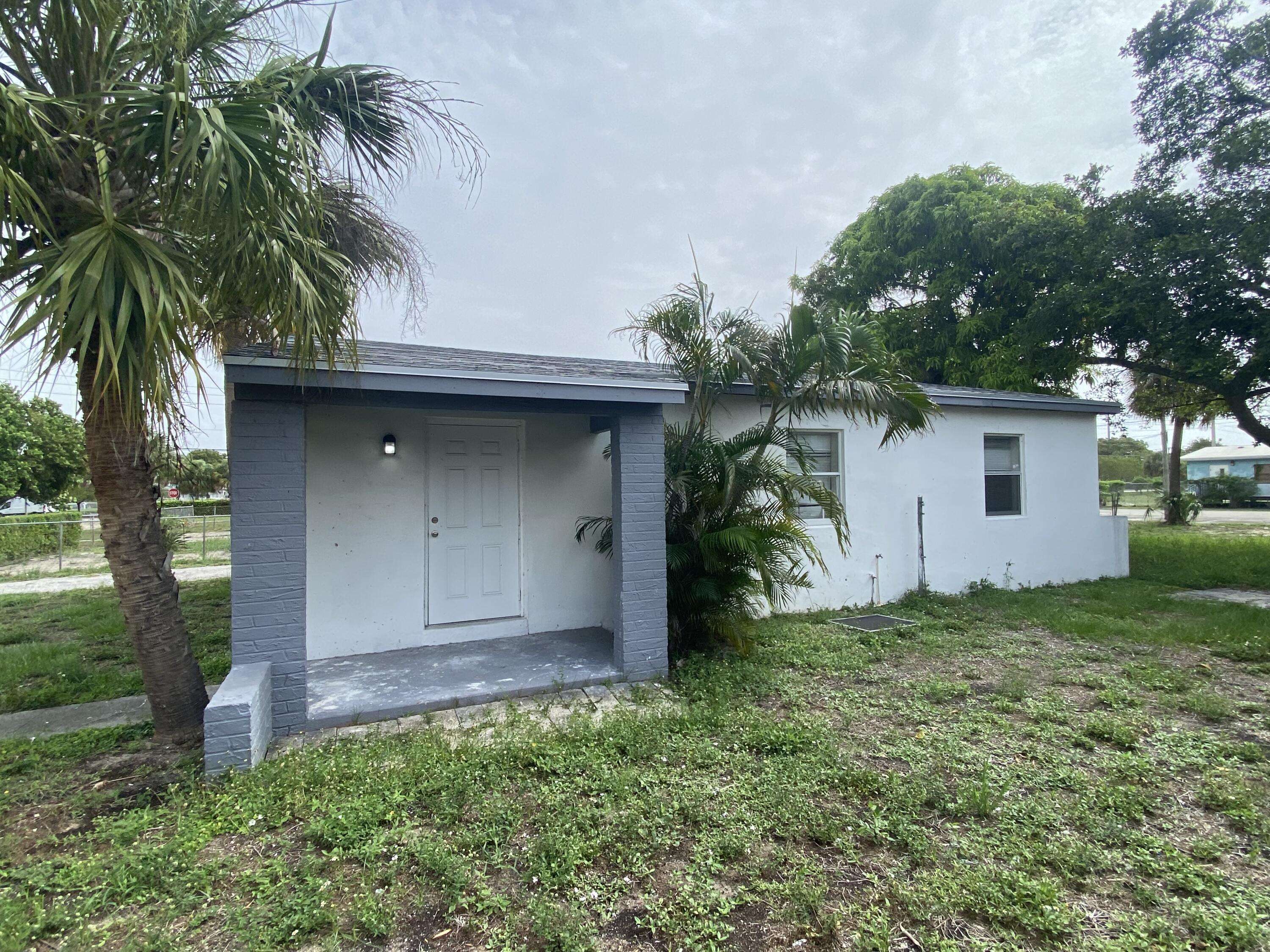 1136 Avenue G, Riviera Beach, FL 33404