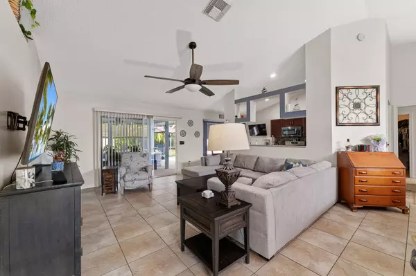 Port Saint Lucie, FL 34953,504 SW Pea CT