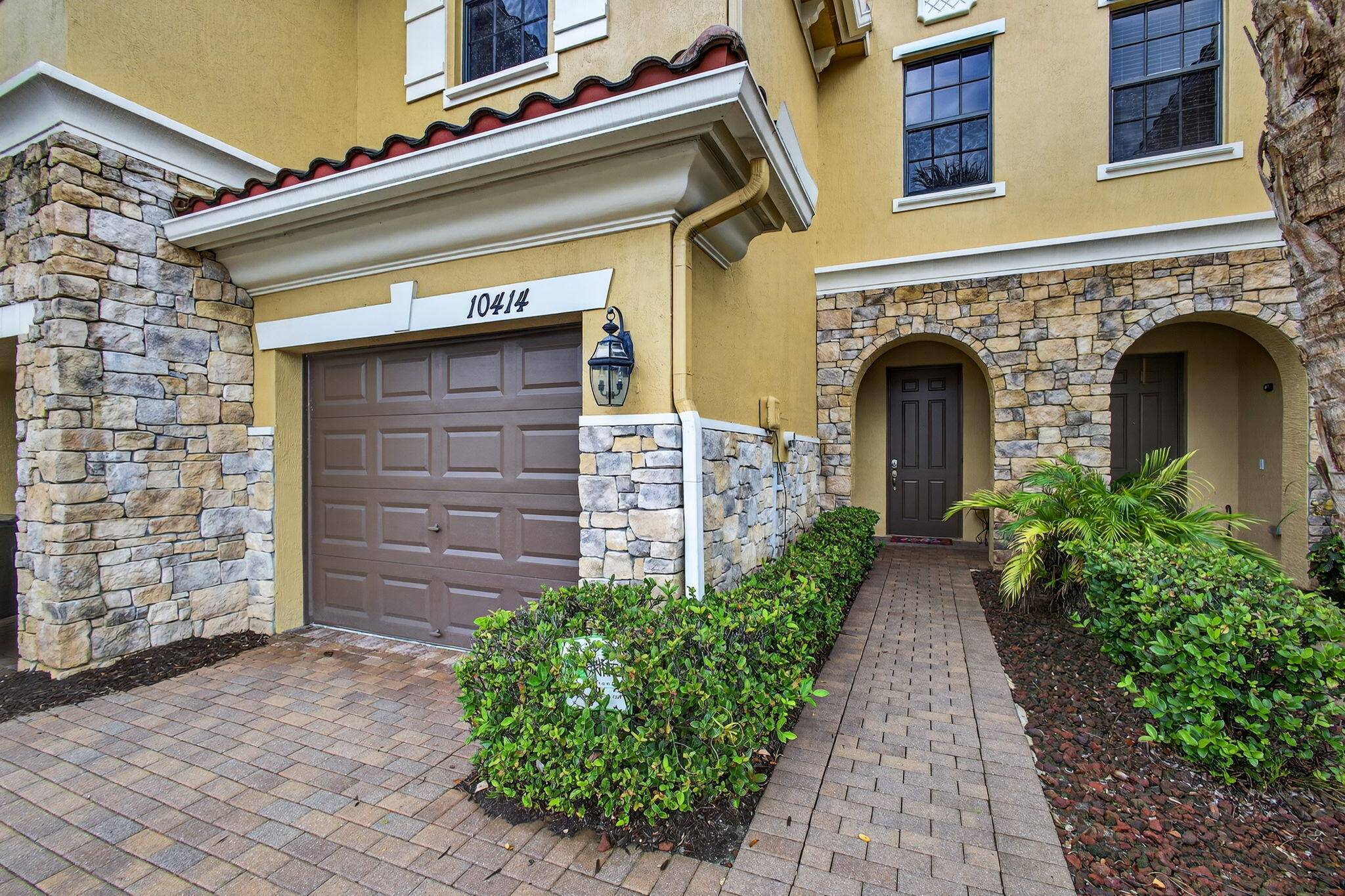10414 Wellington Parc DR, Wellington, FL 33449