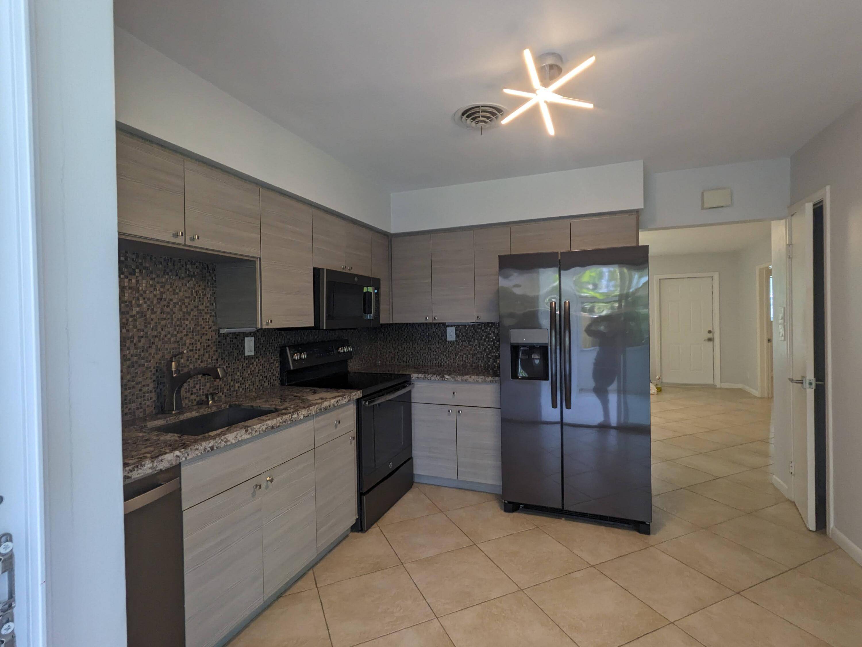 Boca Raton, FL 33431,2402 NE 5th AVE