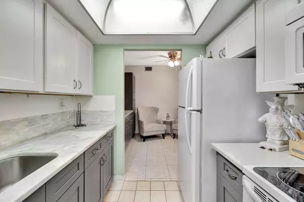 Pompano Beach, FL 33060,600 Pine DR 104