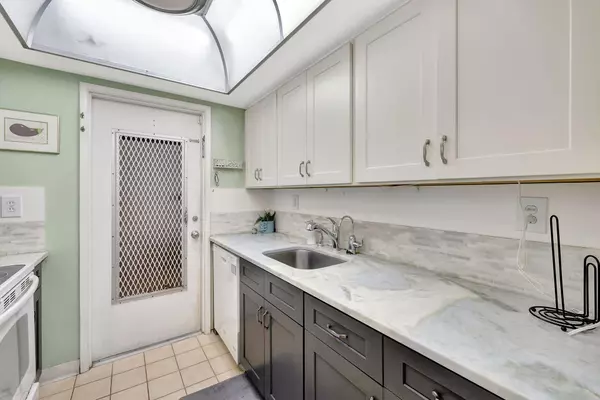 Pompano Beach, FL 33060,600 Pine DR 104