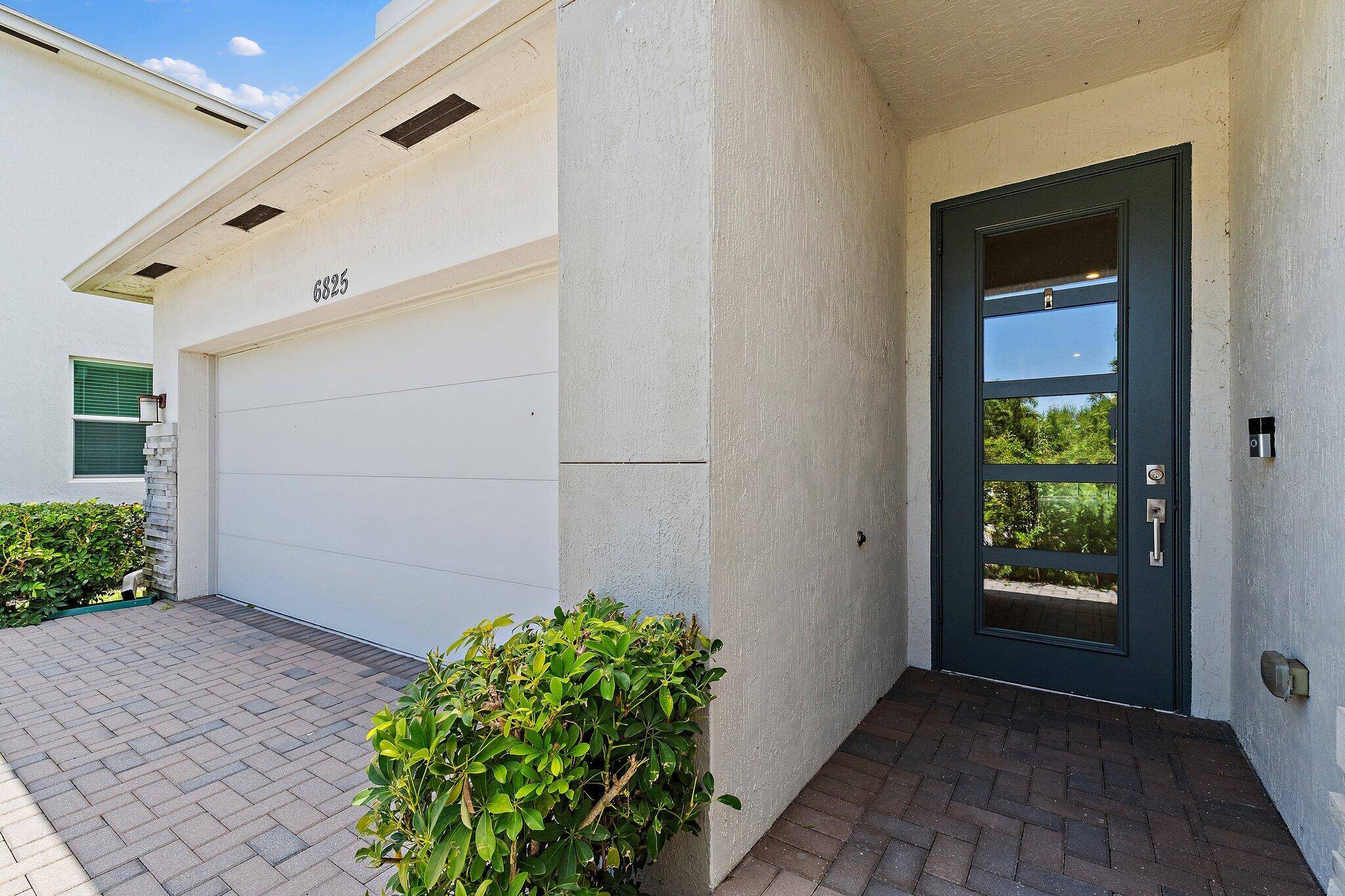 West Palm Beach, FL 33413,6825 Pointe Of Woods DR