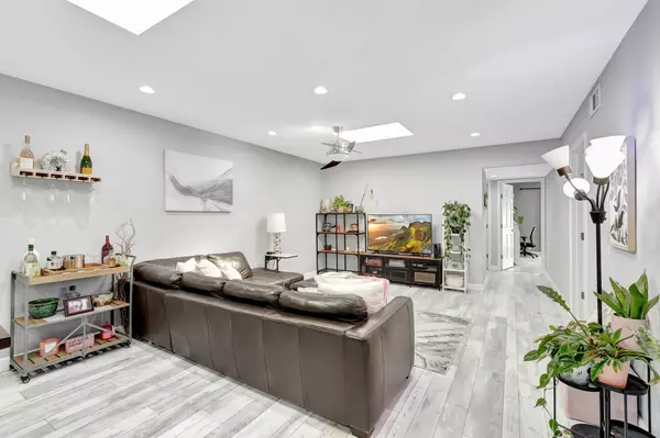 Boca Raton, FL 33487,94 Palamino CIR