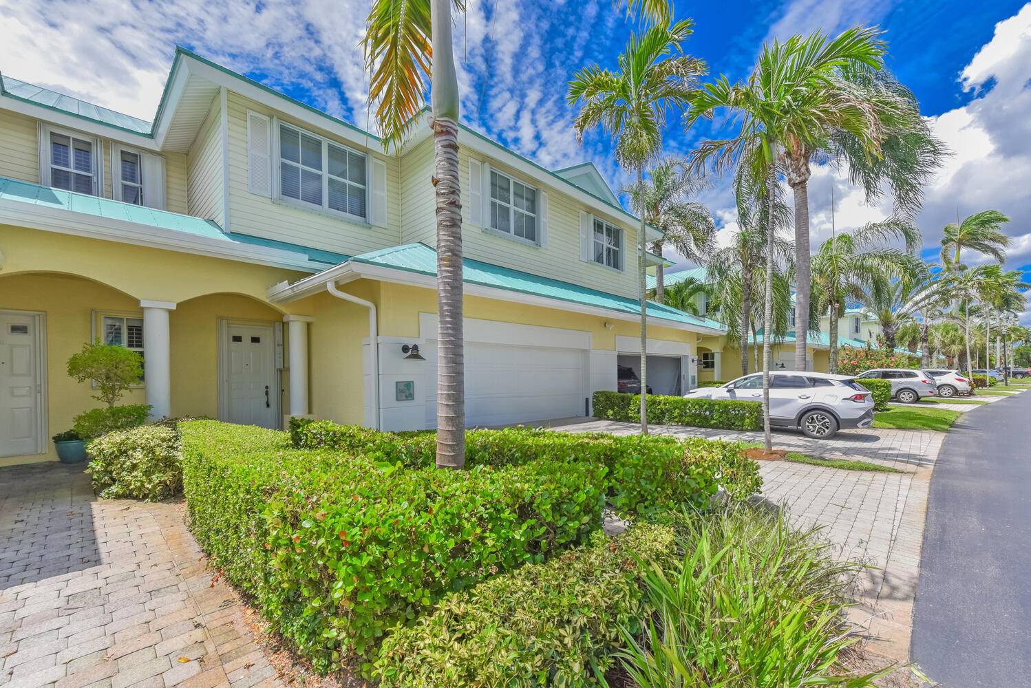 142 Barefoot CV, Hypoluxo, FL 33462