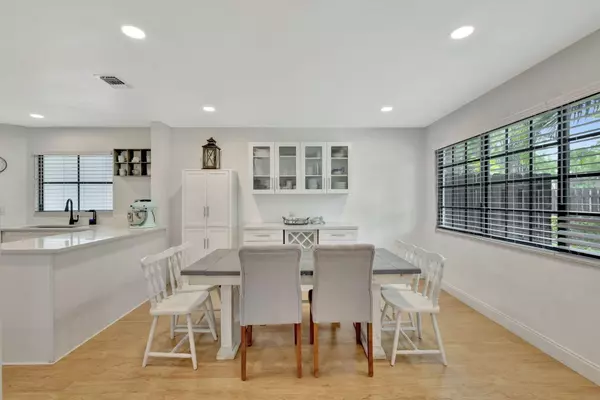 Royal Palm Beach, FL 33411,146 Weybridge CIR B