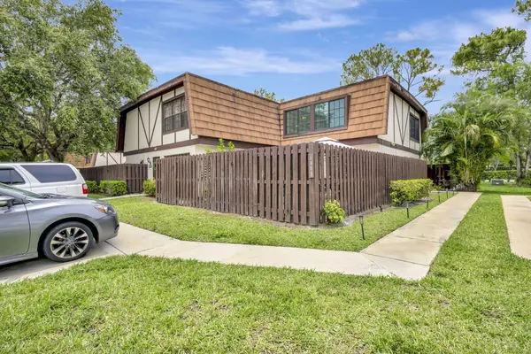 Royal Palm Beach, FL 33411,146 Weybridge CIR B