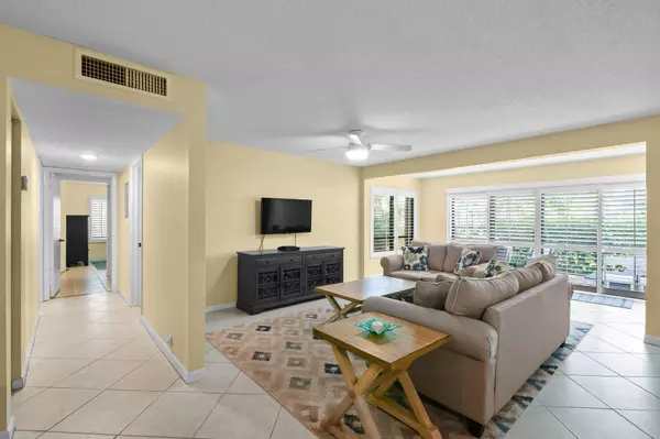 Palm Beach Gardens, FL 33418,1102 Duncan CIR 102