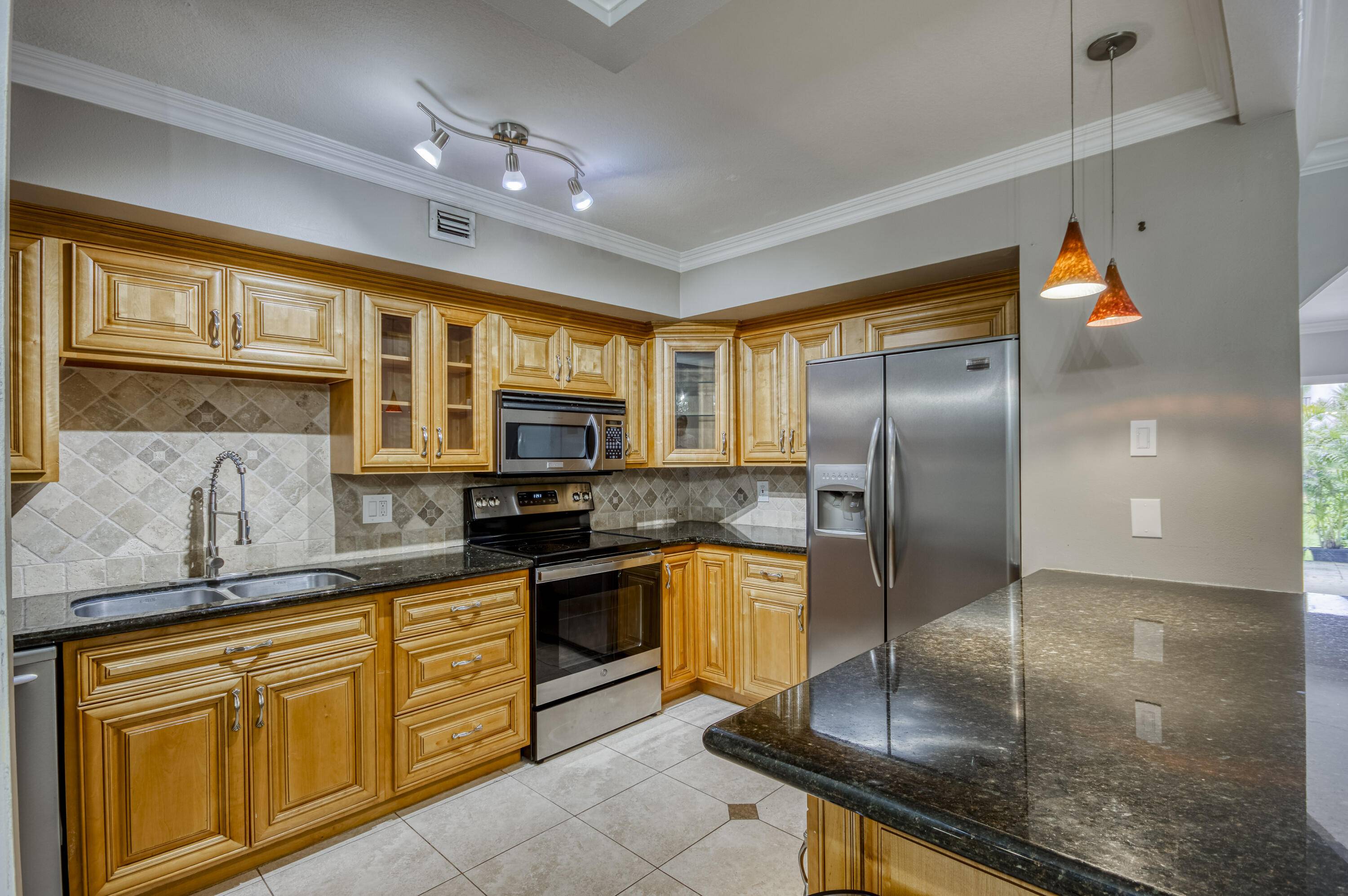 North Palm Beach, FL 33408,382 Golfview RD C