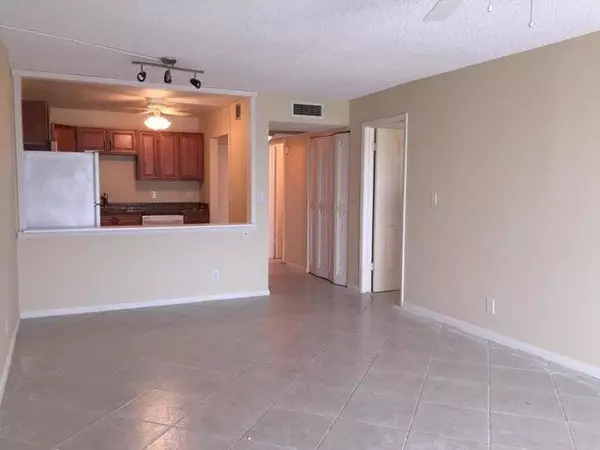 Boca Raton, FL 33428,9235 SW 8th ST 309