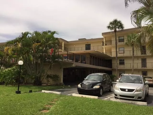 9235 SW 8th ST 309, Boca Raton, FL 33428