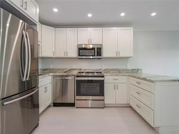 Vero Beach, FL 32962,97 Spring Lake DR 104