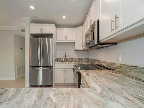 Vero Beach, FL 32962,97 Spring Lake DR 104