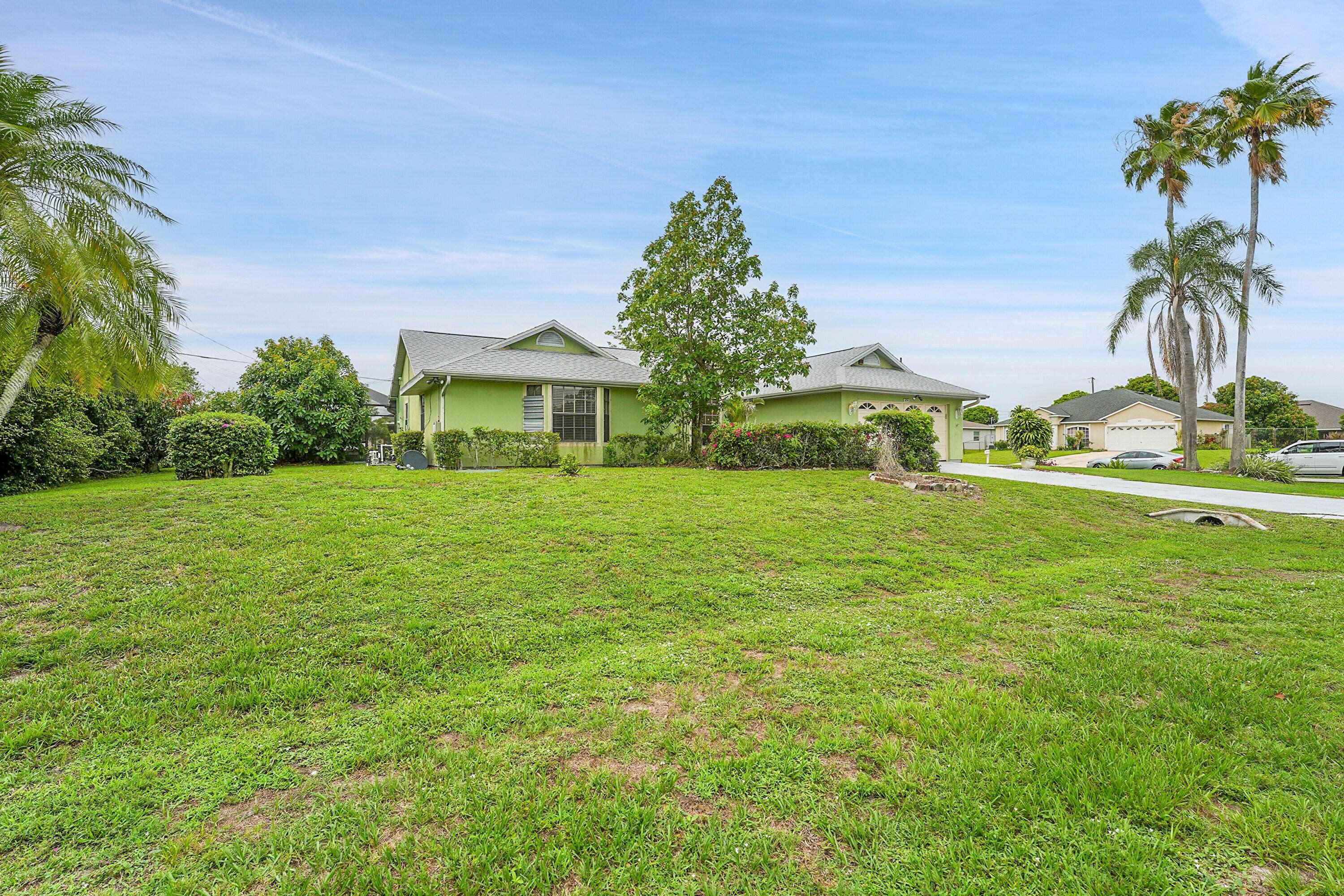 Port Saint Lucie, FL 34953,654 SW Kayak AVE