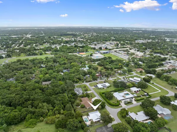 Fort Pierce, FL 34947,605 Ribaut RD