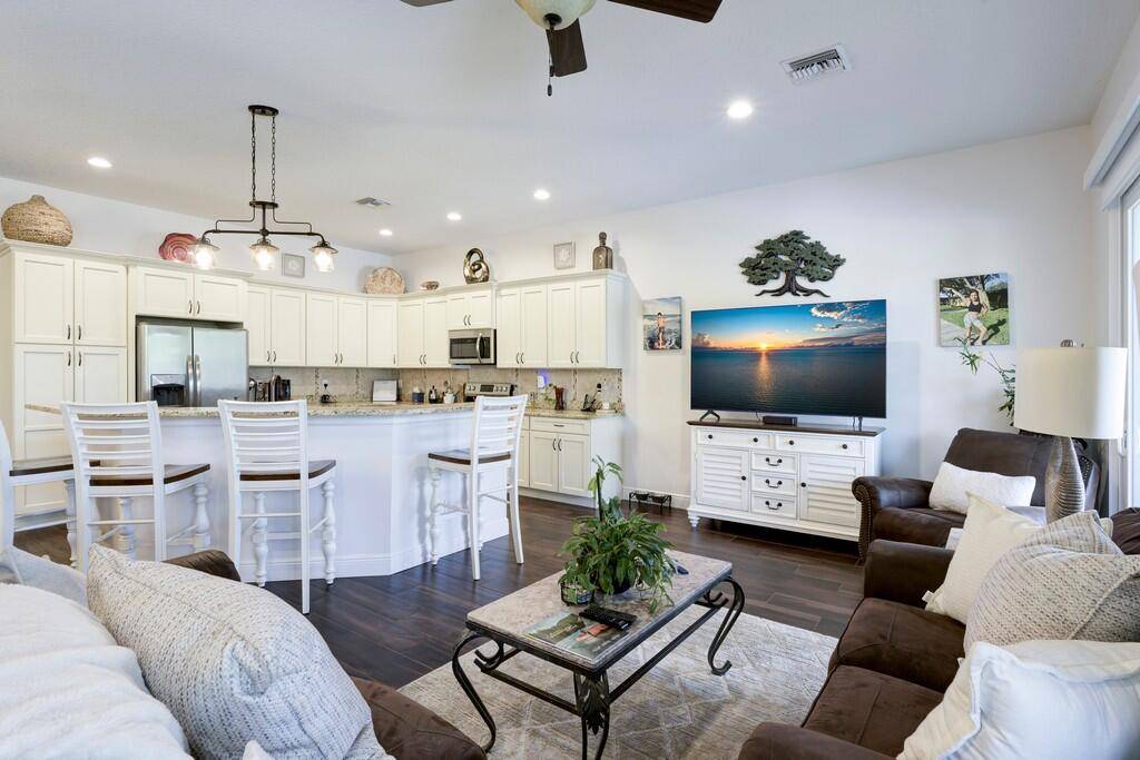 5333 SE Celestial CIR, Stuart, FL 34997