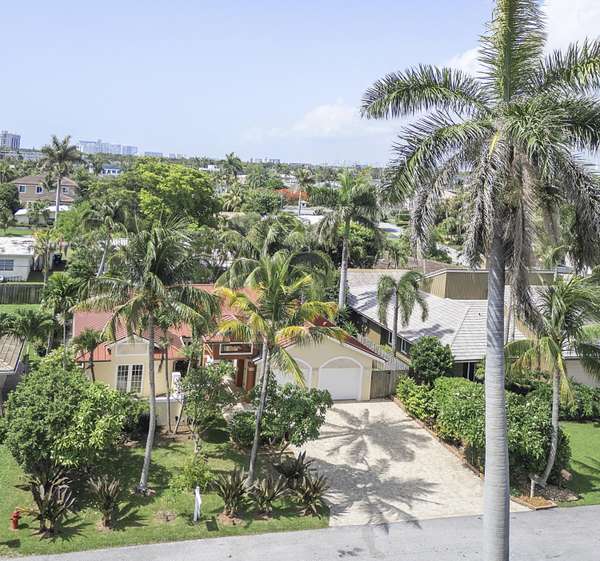 1948 Coco Palm PL, Lauderdale By The Sea, FL 33062