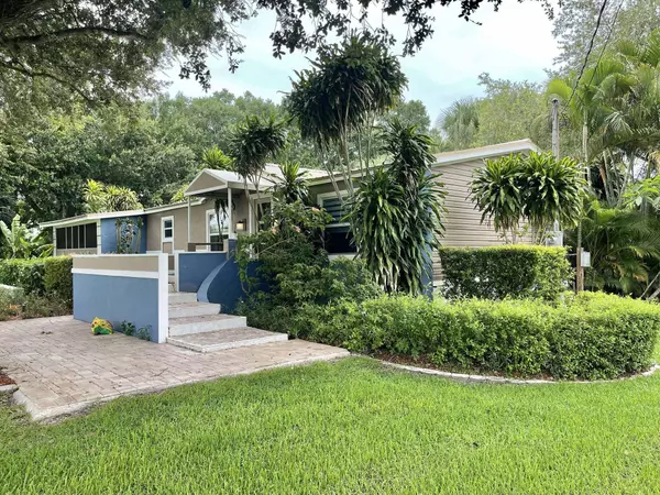Okeechobee, FL 34974,5705 NE 3rd LN