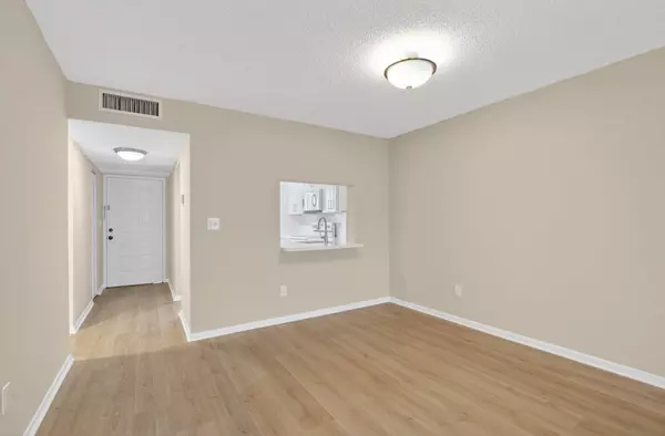 Coconut Creek, FL 33066,2900 NW 42nd AVE 402