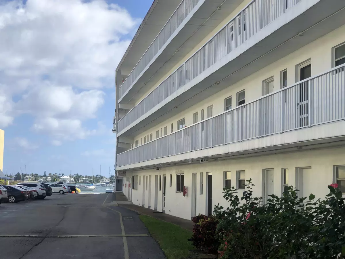 West Palm Beach, FL 33407,4500 N Flagler DR A6