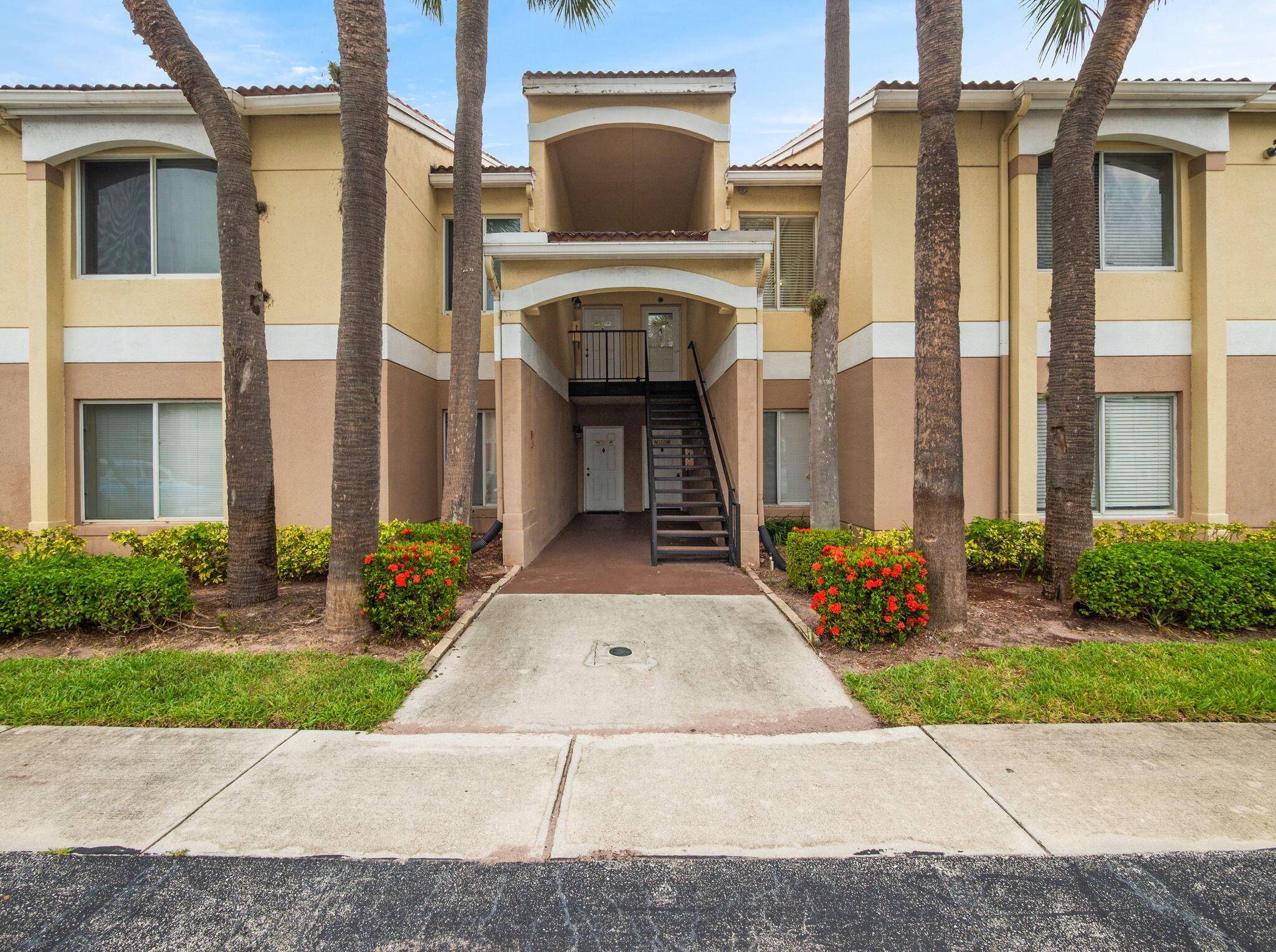 815 W Boynton Beach BLVD 15-203, Boynton Beach, FL 33426
