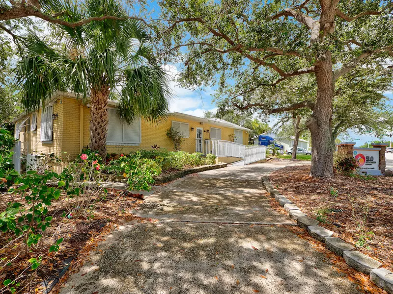 112 SE 10th ST, Delray Beach, FL 33483