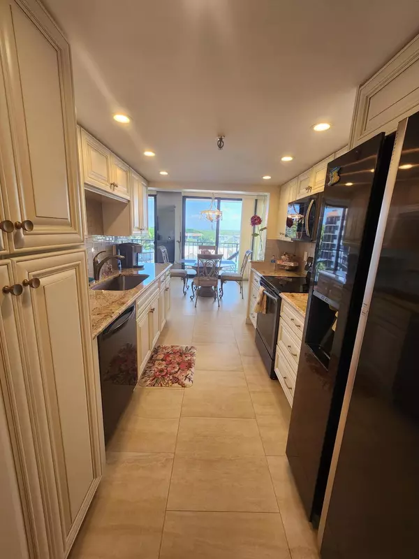 Boca Raton, FL 33487,899 Jeffery ST 601