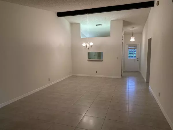 West Palm Beach, FL 33417,4864 Sable Pine CIR B
