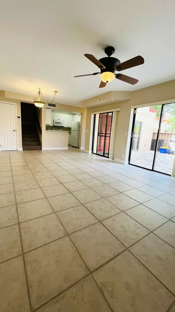 Boca Raton, FL 33433,8171 Thames BLVD A