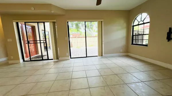 Boca Raton, FL 33433,8171 Thames BLVD A