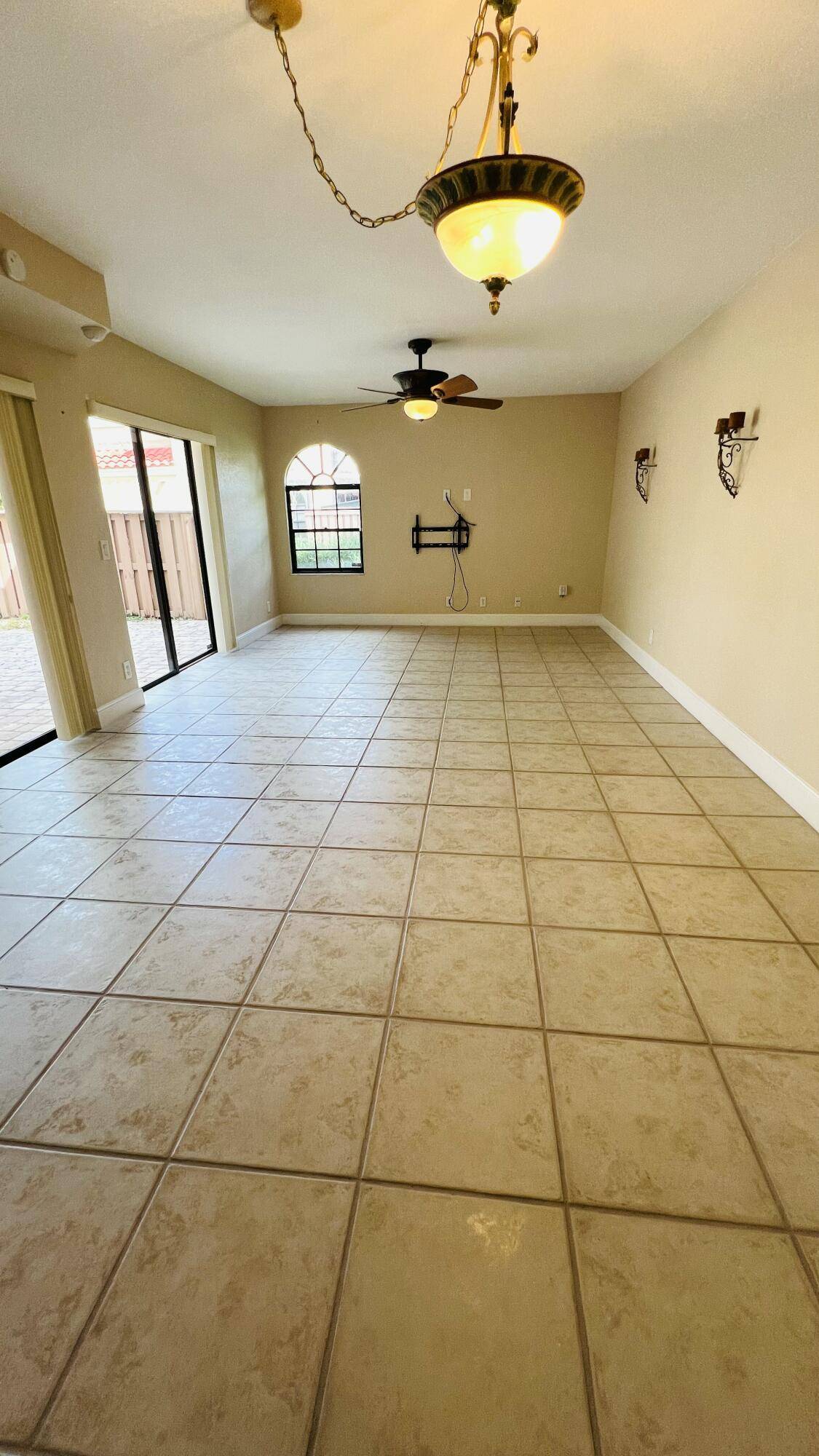 Boca Raton, FL 33433,8171 Thames BLVD A