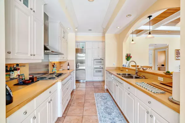 Palm Beach Gardens, FL 33410,2940 Marys WAY