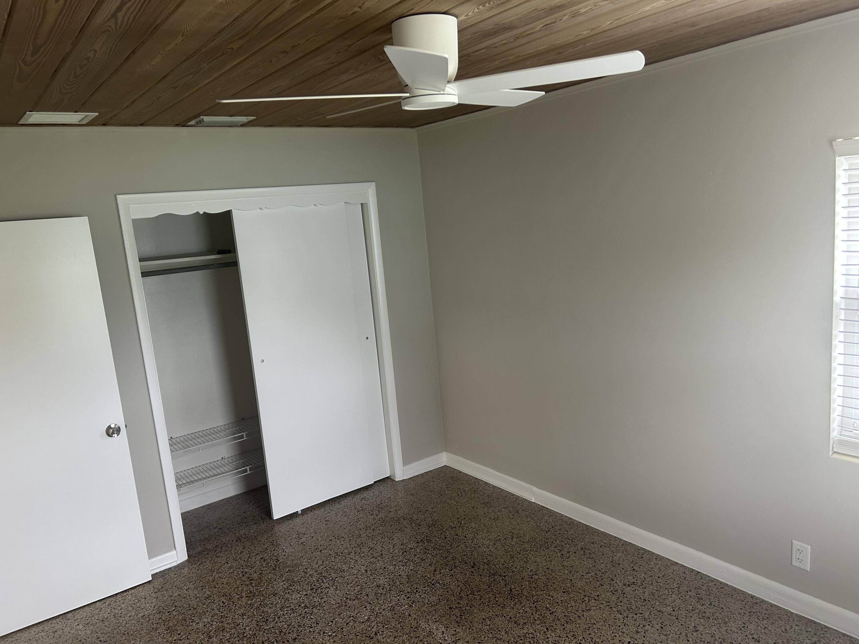 West Palm Beach, FL 33417,5043 Clouse RD