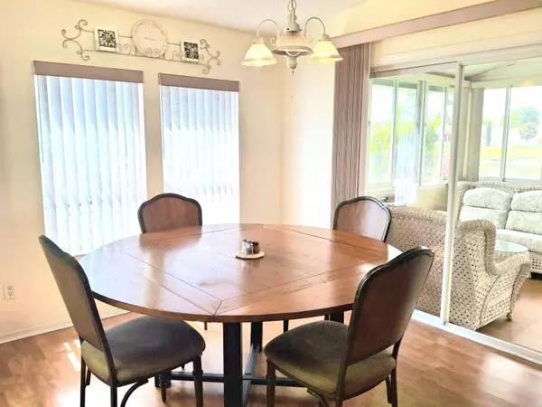 Port Saint Lucie, FL 34952,8121 Meadowlark LN