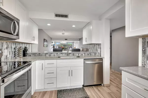 Boca Raton, FL 33433,6025 Balboa CIR 304