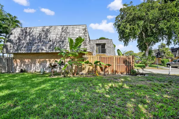 Palm Springs, FL 33461,267 Arabian RD