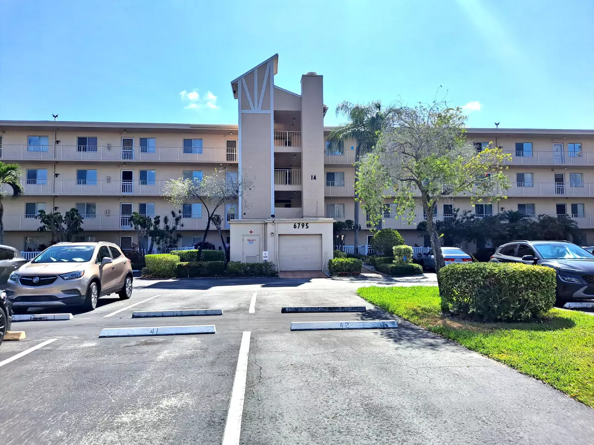 Delray Beach, FL 33446,6795 Huntington 405 LN 405