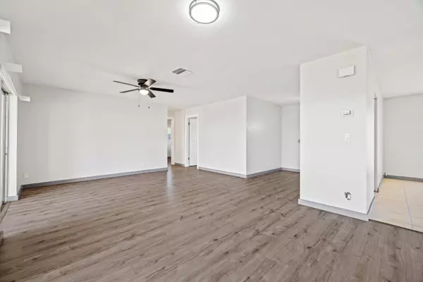 Margate, FL 33068,6961 Southgate BLVD