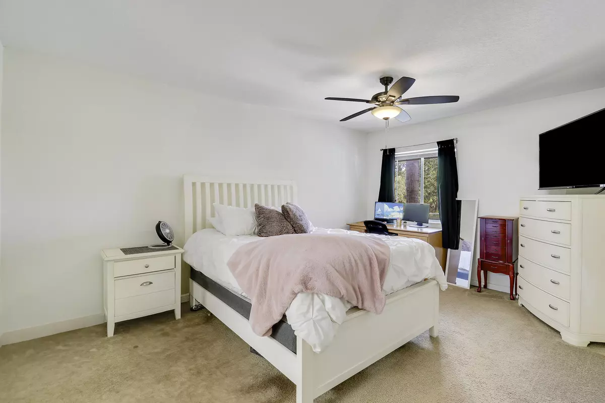 Port Saint Lucie, FL 34986,261 SW Palm DR 205