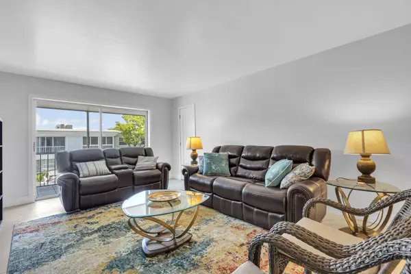 Fort Lauderdale, FL 33308,6487 Bay Club DR 4