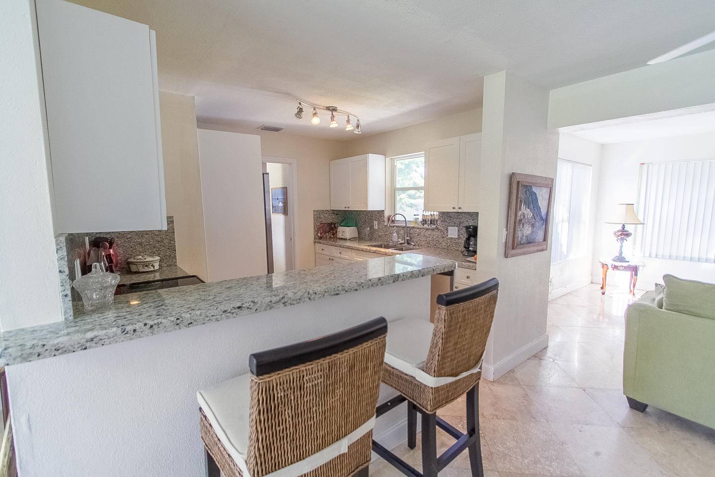 Boca Raton, FL 33486,927 W Royal Palm RD