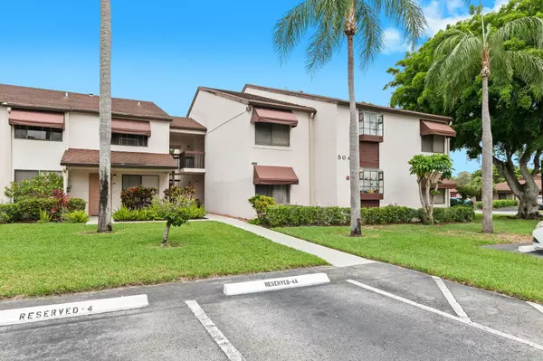 Boynton Beach, FL 33437,5040 Rose Hill DR 206