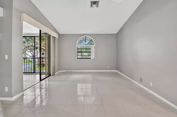 Boynton Beach, FL 33437,5414 Venetia CT G