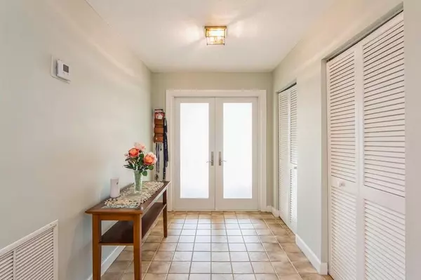 Boca Raton, FL 33487,403 NW 72 ST