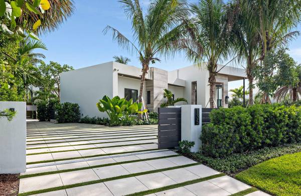 135 Churchill RD, West Palm Beach, FL 33405