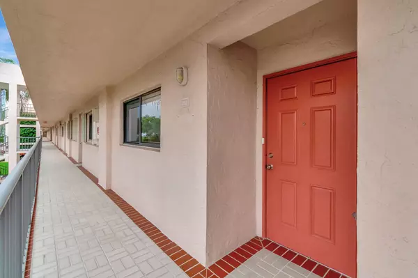 Delray Beach, FL 33484,15075 Witney RD 212