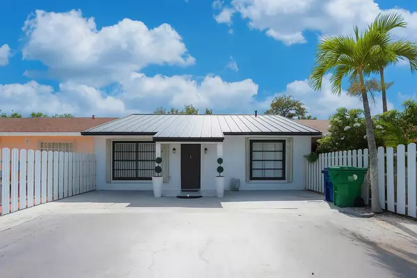 Miami Gardens, FL 33055,4416 NW 185th ST